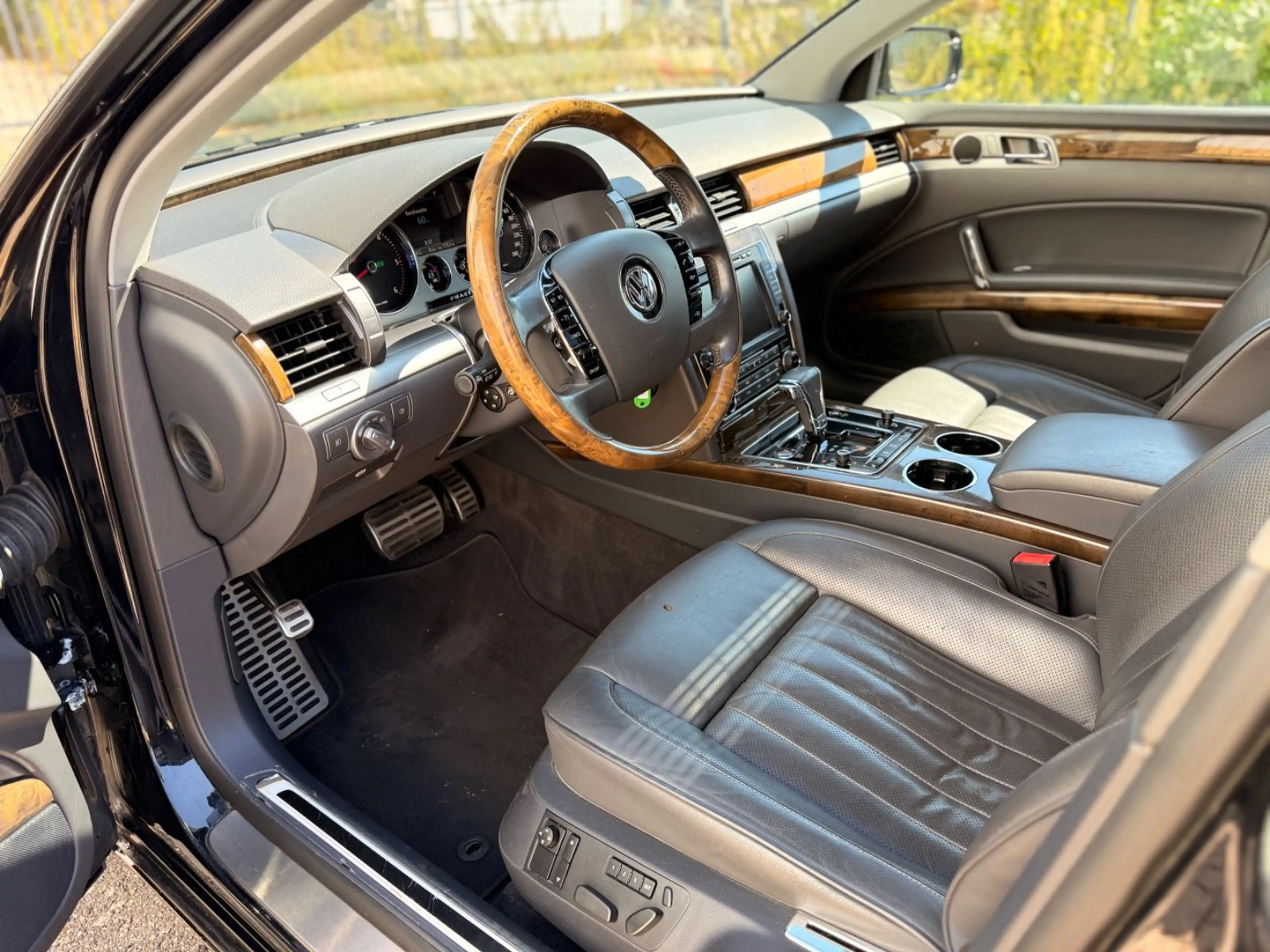 Volkswagen Phaeton 3.0 V6 TDI 5-Sitzer 4Motion*Exclusive* — photo 7