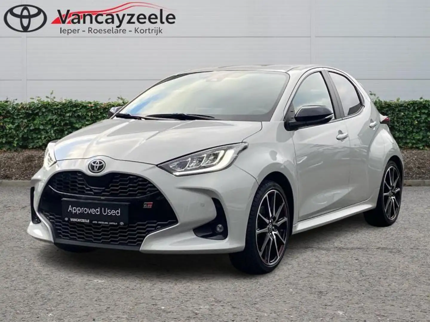 Toyota Yaris GR Sport+cam+nav+sens V&A Grau - 1