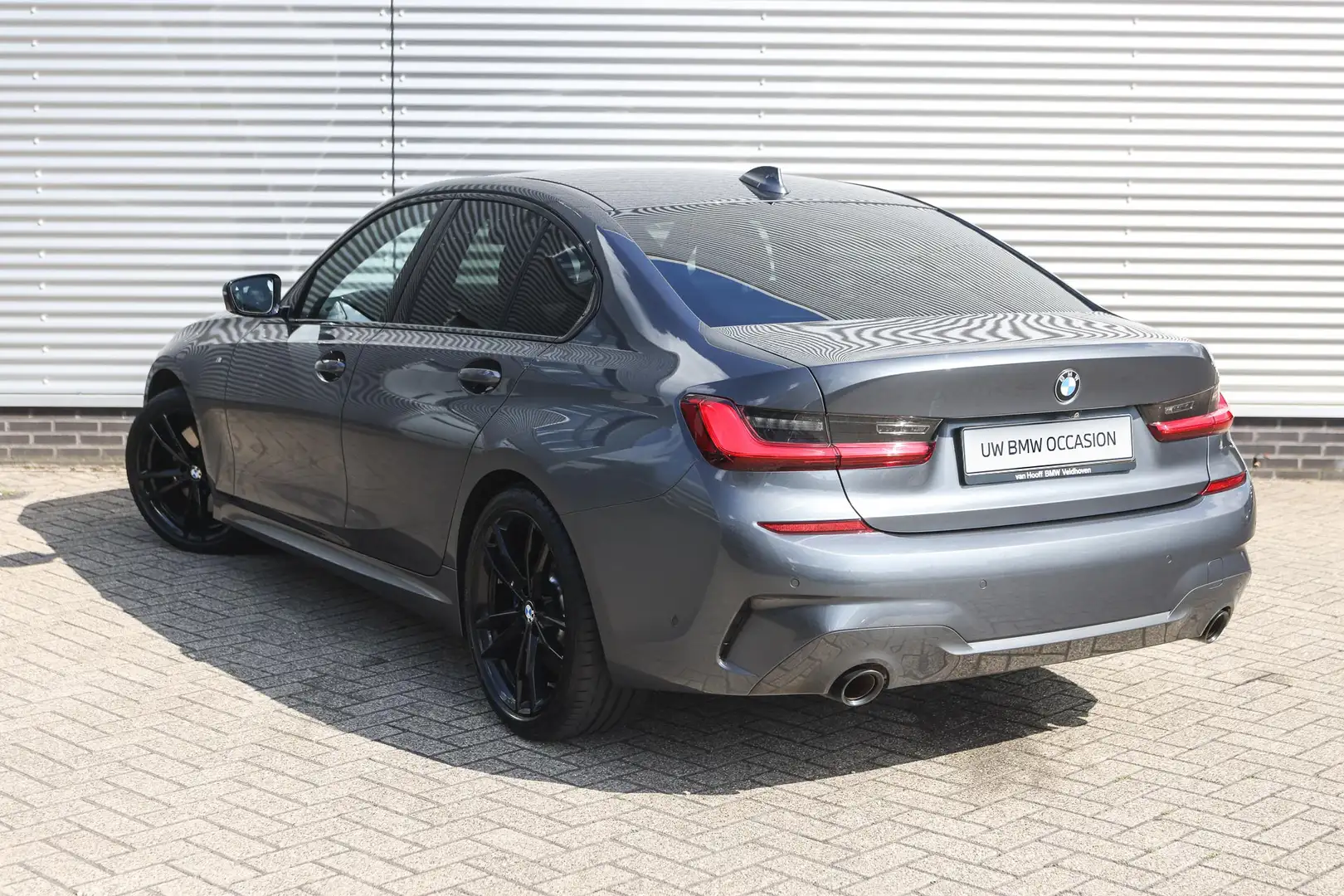 BMW 320 3 Serie 320i High Executive M Sport Automaat / Spo Grijs - 2