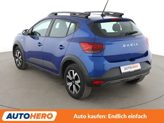 Dacia Sandero view 4