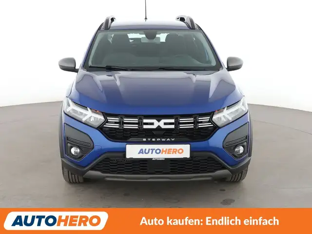 Dacia Sandero view 9