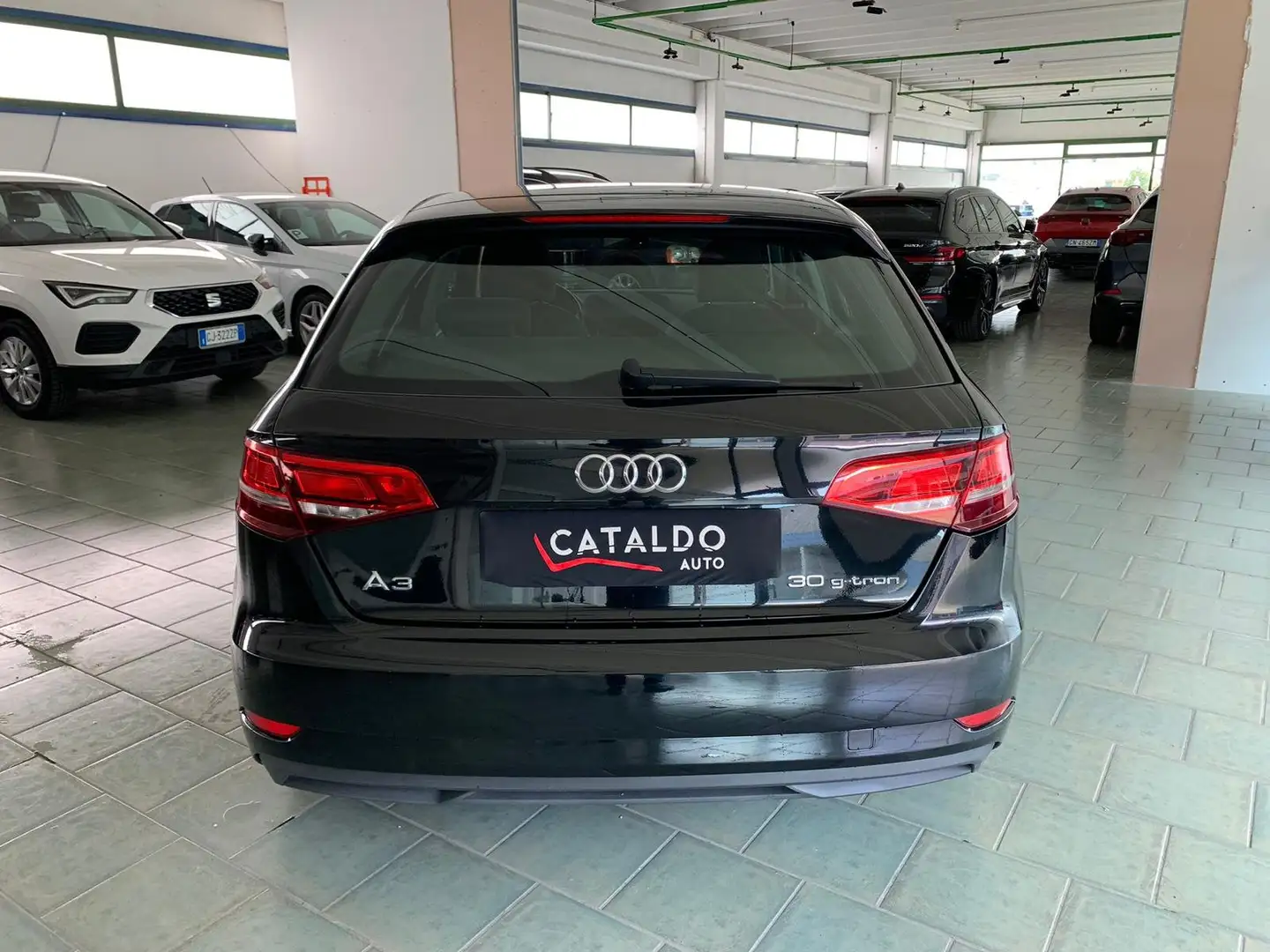 Audi A3 A3 Sportback 30 1.5 g-tron Business 131cv s-tronic Noir - 2