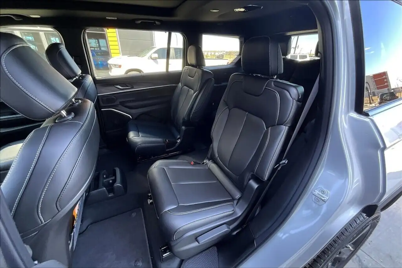 Jeep Grand Cherokee photo Jeep Grand Cherokee