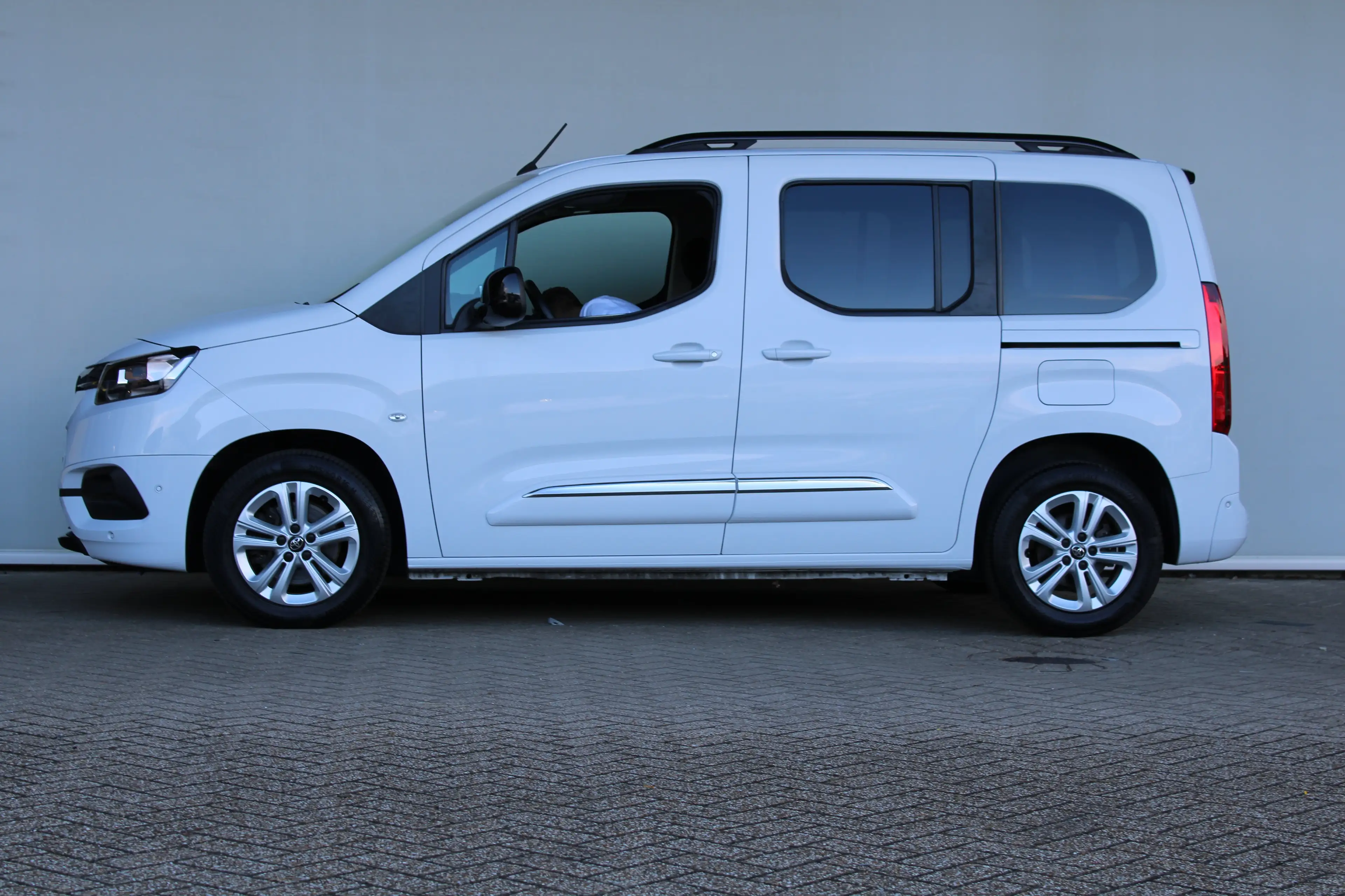 Toyota Proace City Verso 1.2 Turbo Active | 5-persoons | Dubbele schu — photo 8