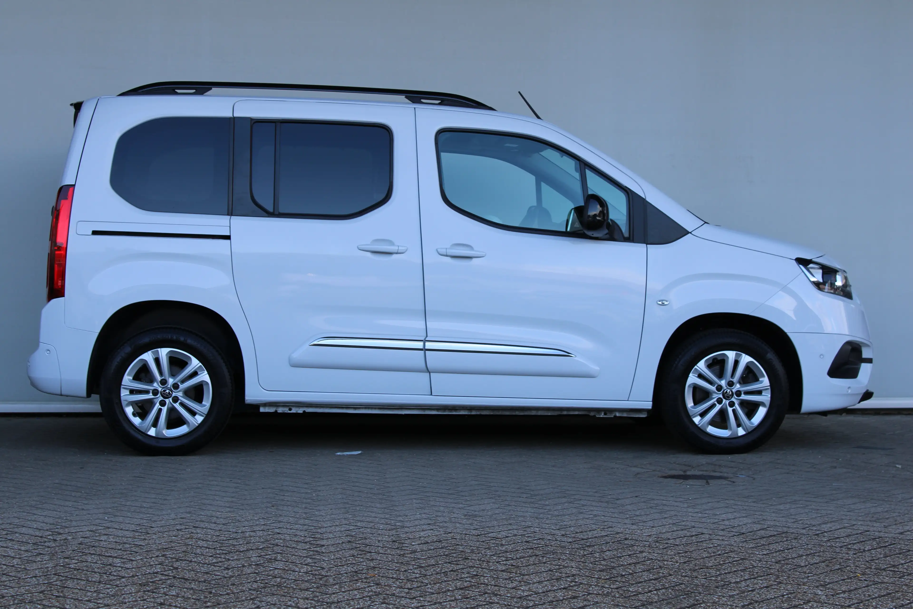 Toyota Proace City Verso 1.2 Turbo Active | 5-persoons | Dubbele schu — photo 4