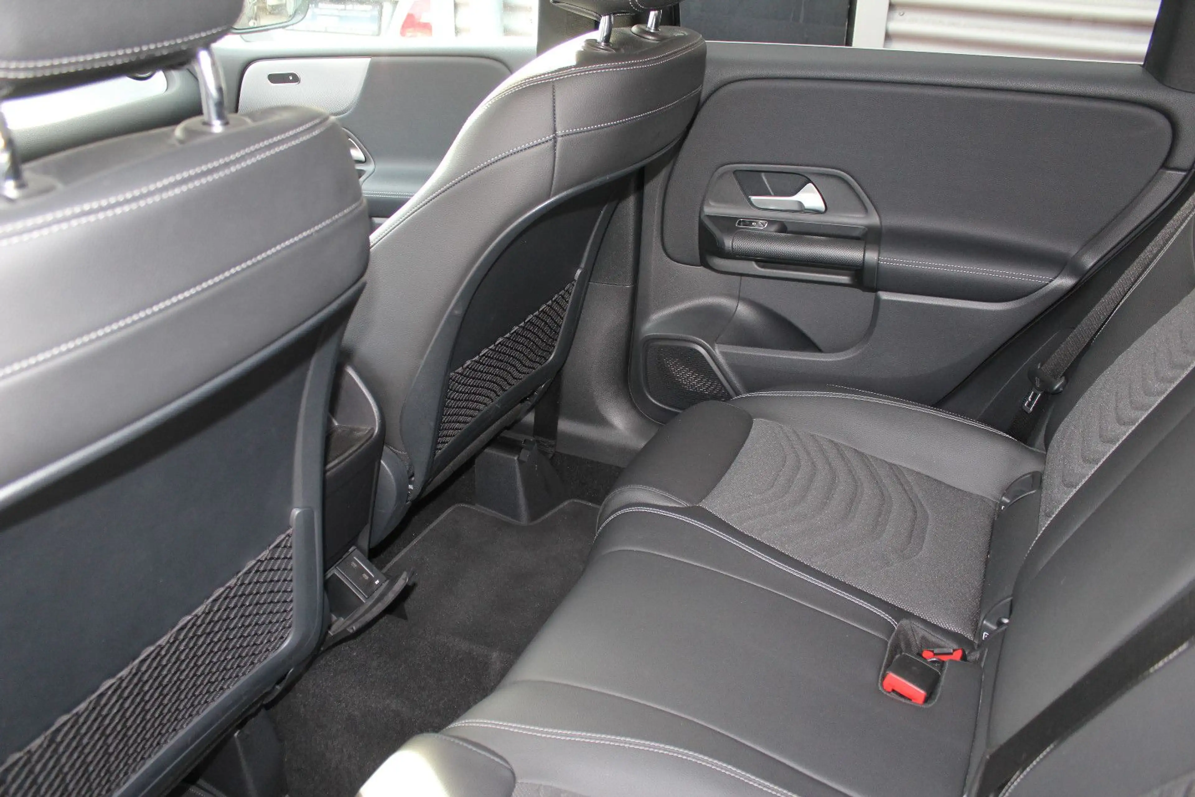 Mercedes-Benz B 200 STYLE KLIMA AHK NAVI SITZHEIZUNG 1.Hd — photo 15