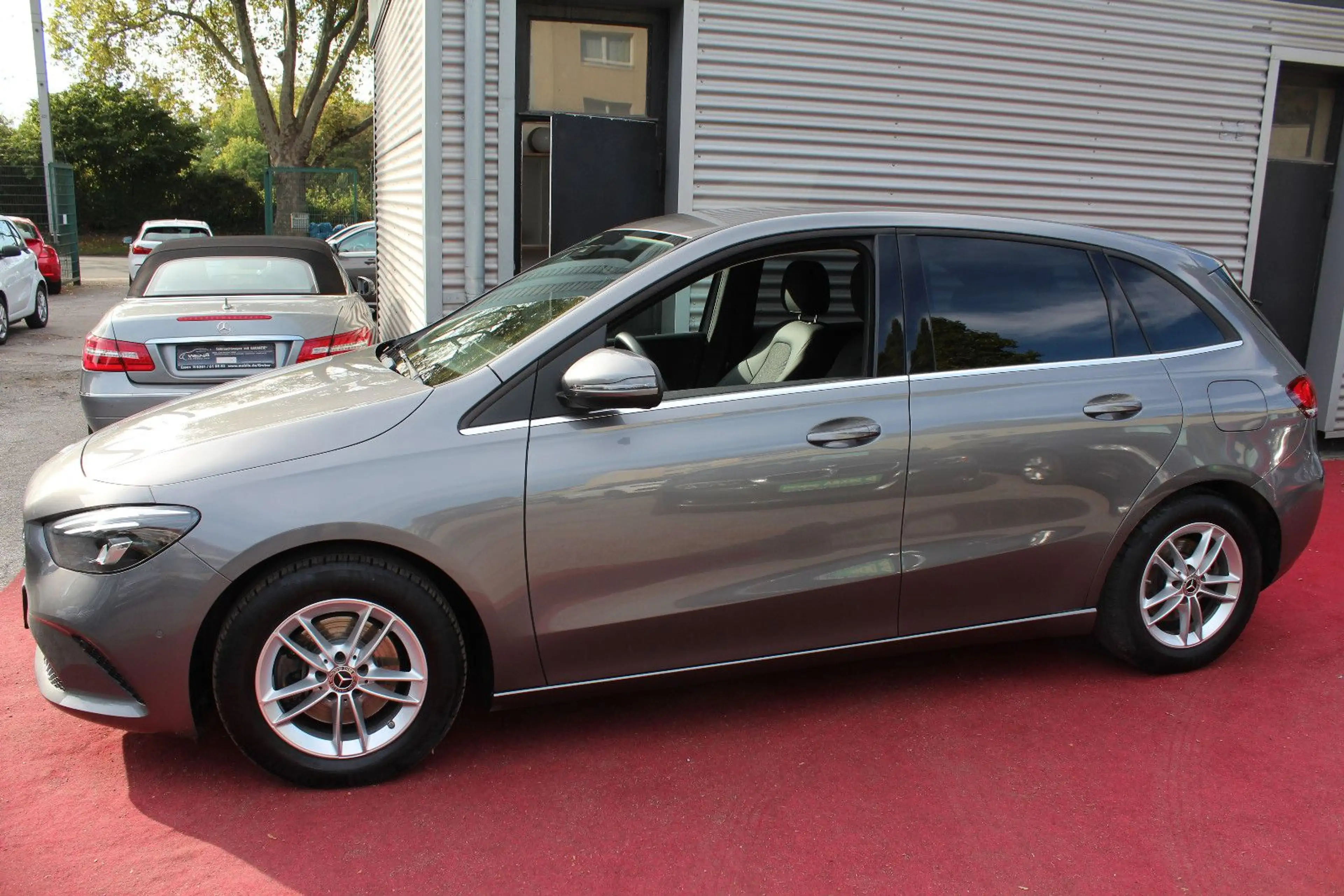 Mercedes-Benz B 200 STYLE KLIMA AHK NAVI SITZHEIZUNG 1.Hd — photo 4
