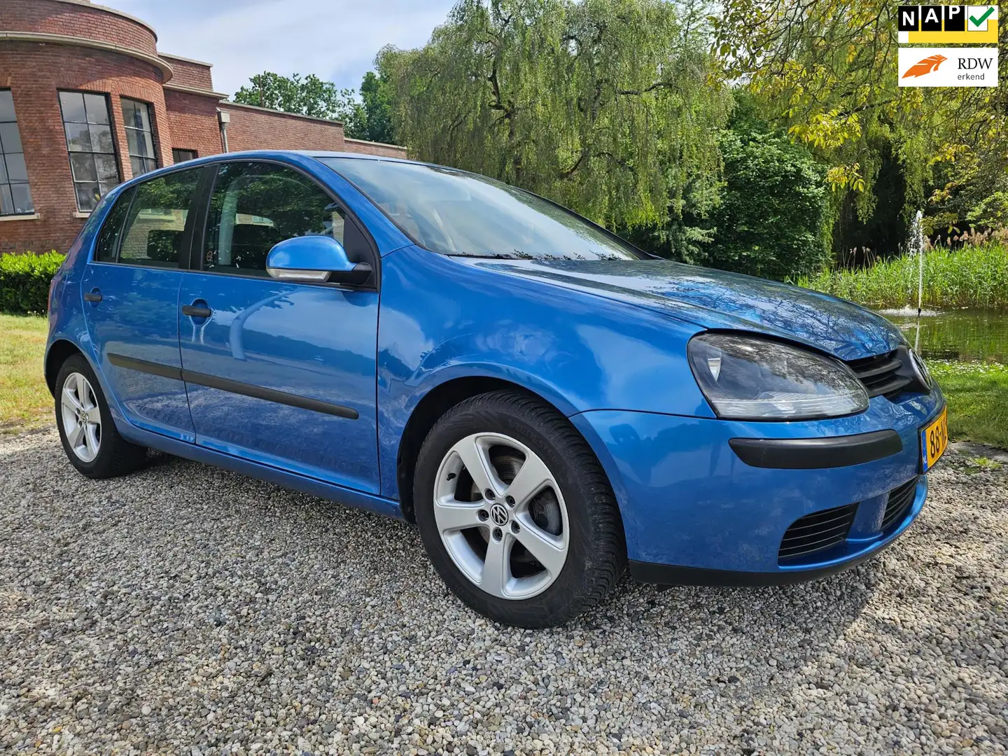 Volkswagen Golf 1.6 FSI Trendline 5-deurs AIRCO/cruise Blauw - 1