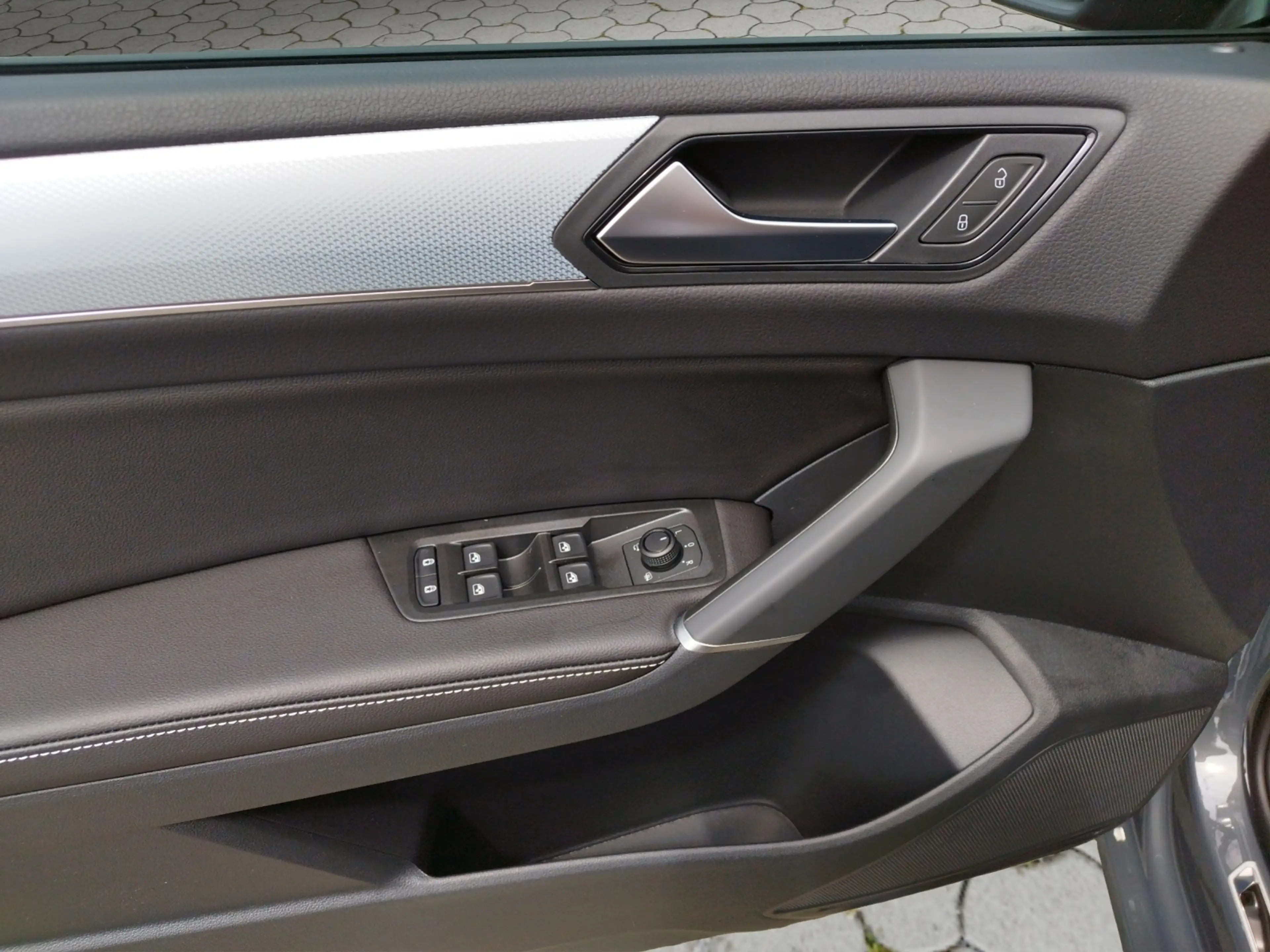 Volkswagen Touran 1.5 TSI DSG 5JG/KEYLESS/RFK/ACC — photo 7