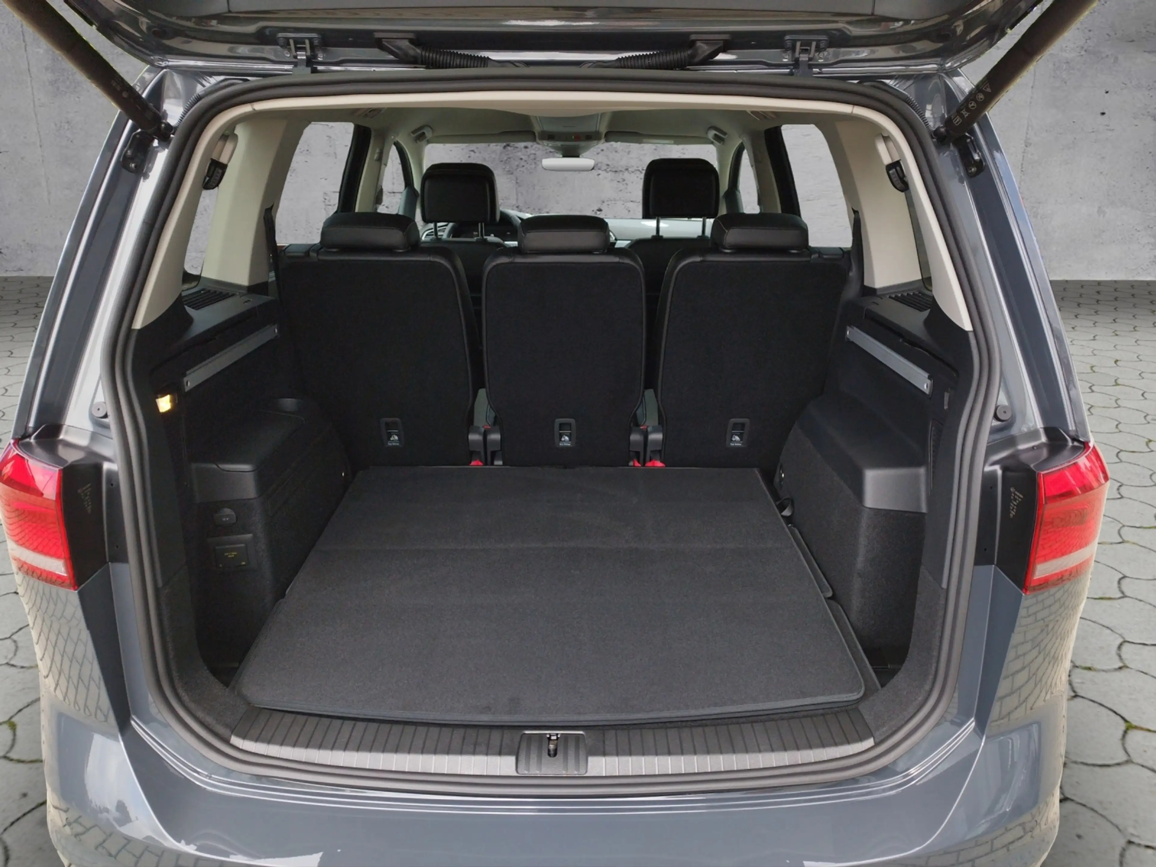 Volkswagen Touran 1.5 TSI DSG 5JG/KEYLESS/RFK/ACC — photo 11