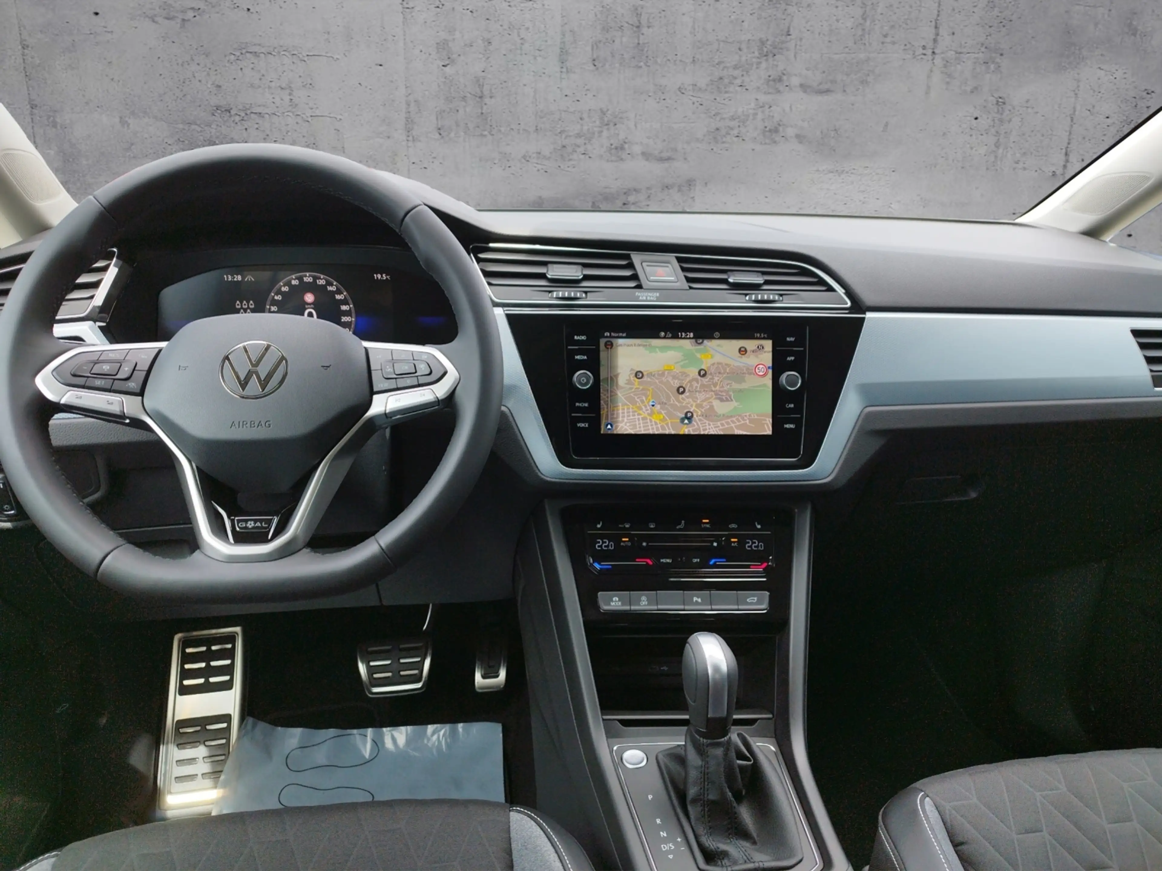 Volkswagen Touran 1.5 TSI DSG 5JG/KEYLESS/RFK/ACC — photo 9