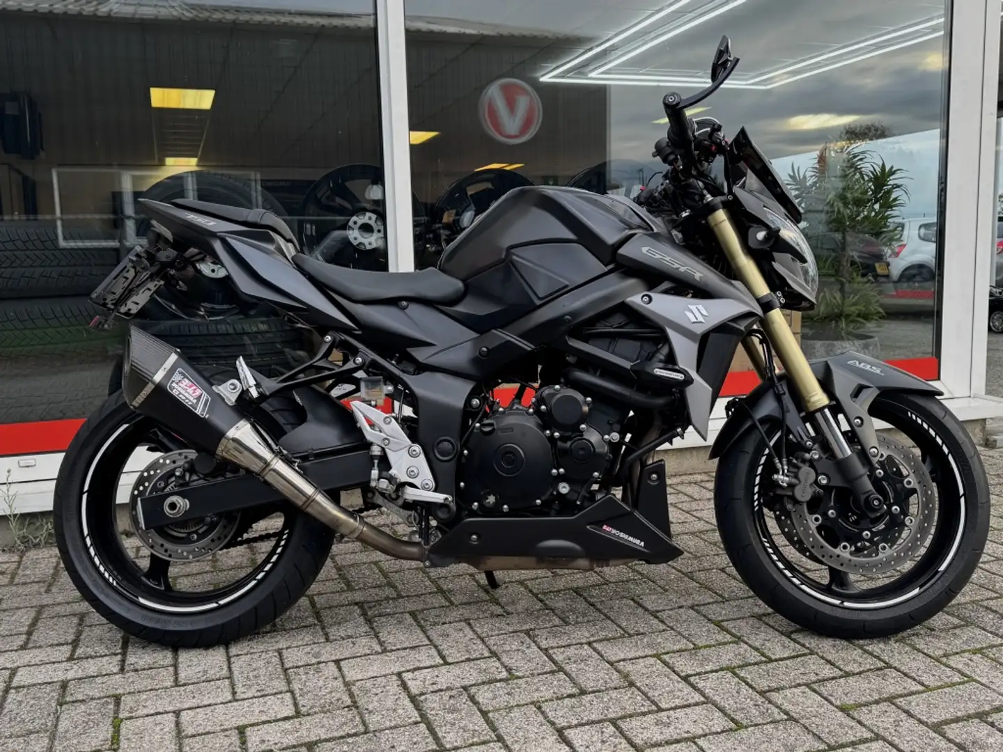 Suzuki GSR 750 Tour ABS | Yoshimura | Lage KM | Zwart - 1