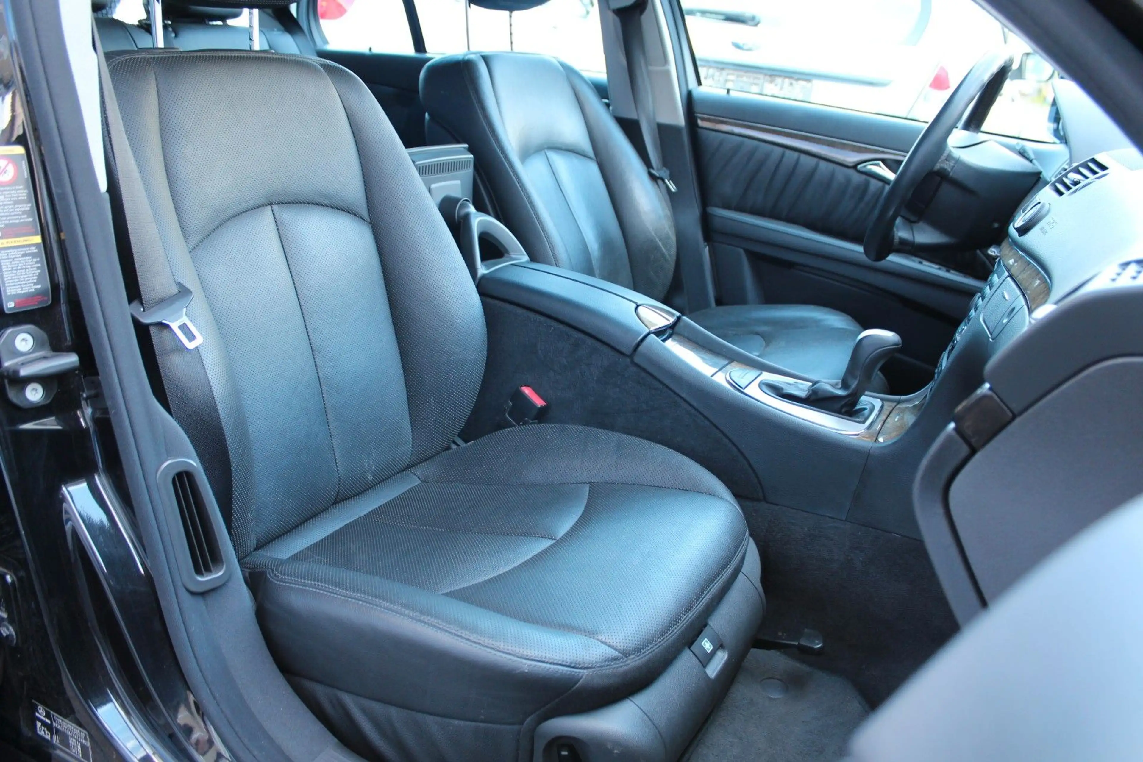 Mercedes-Benz E 350 T 4Matic Bi-Xenon*Comand*TV im Fond*Leder — photo 12