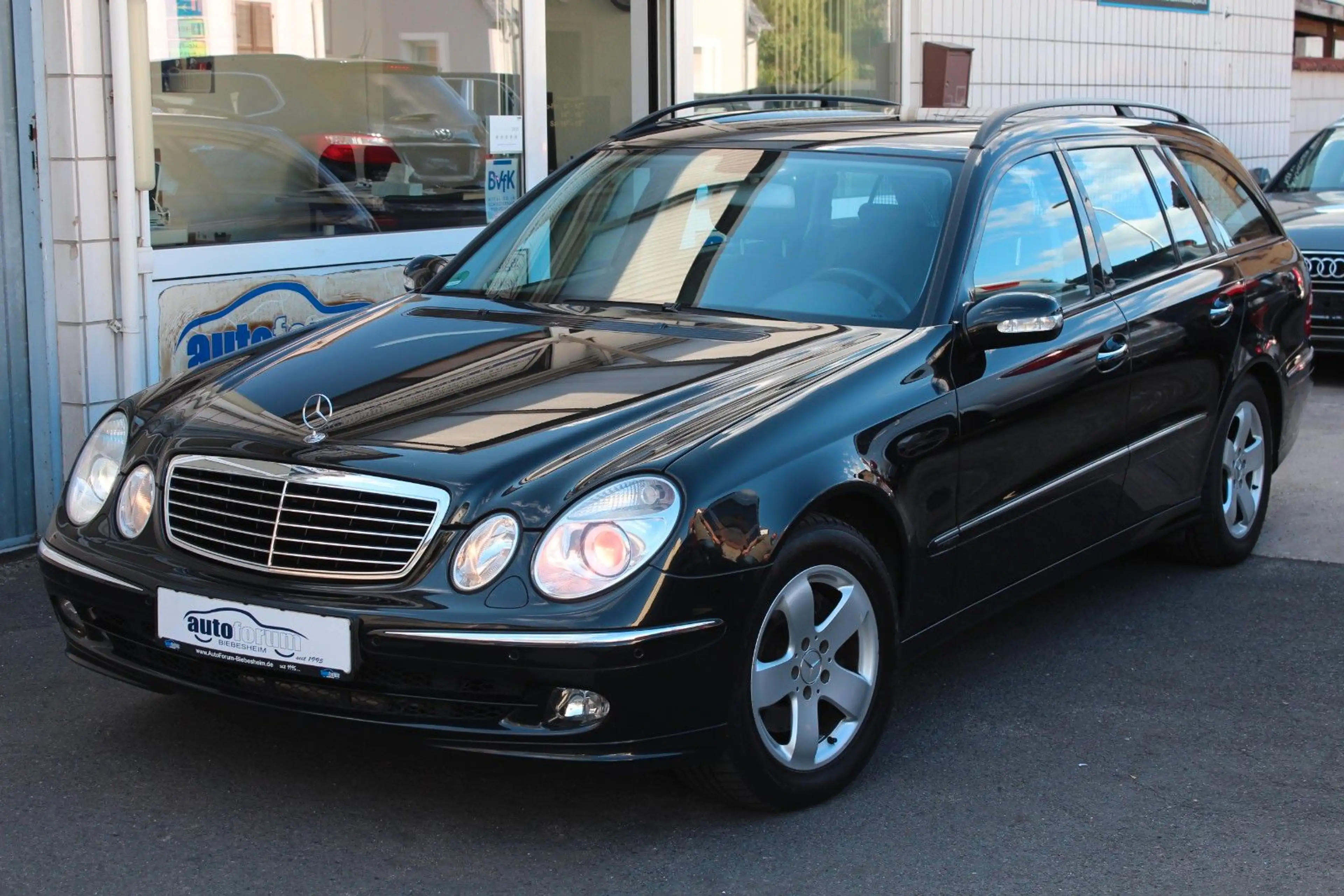 Mercedes-Benz E 350 T 4Matic Bi-Xenon*Comand*TV im Fond*Leder — photo 2