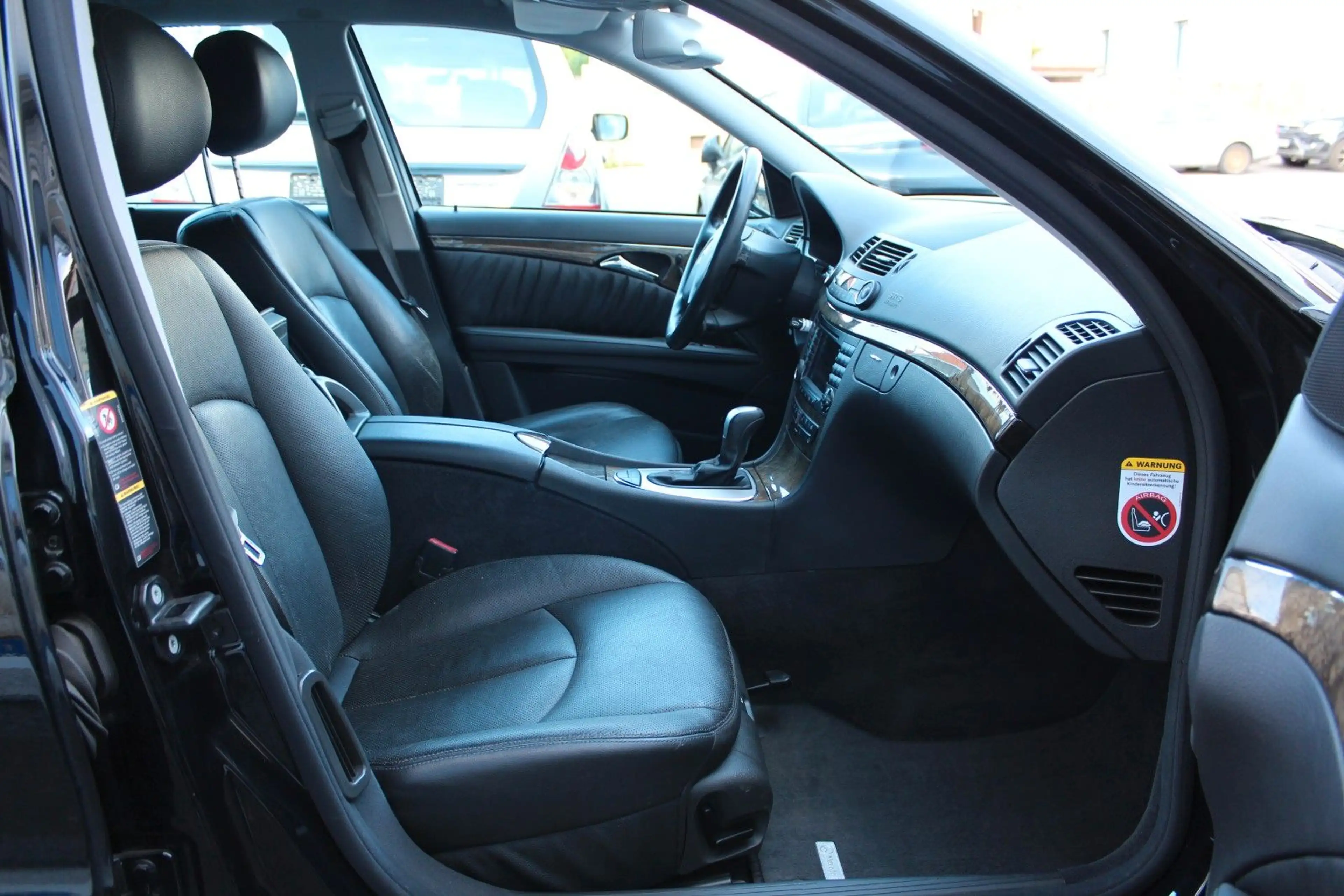 Mercedes-Benz E 350 T 4Matic Bi-Xenon*Comand*TV im Fond*Leder — photo 11