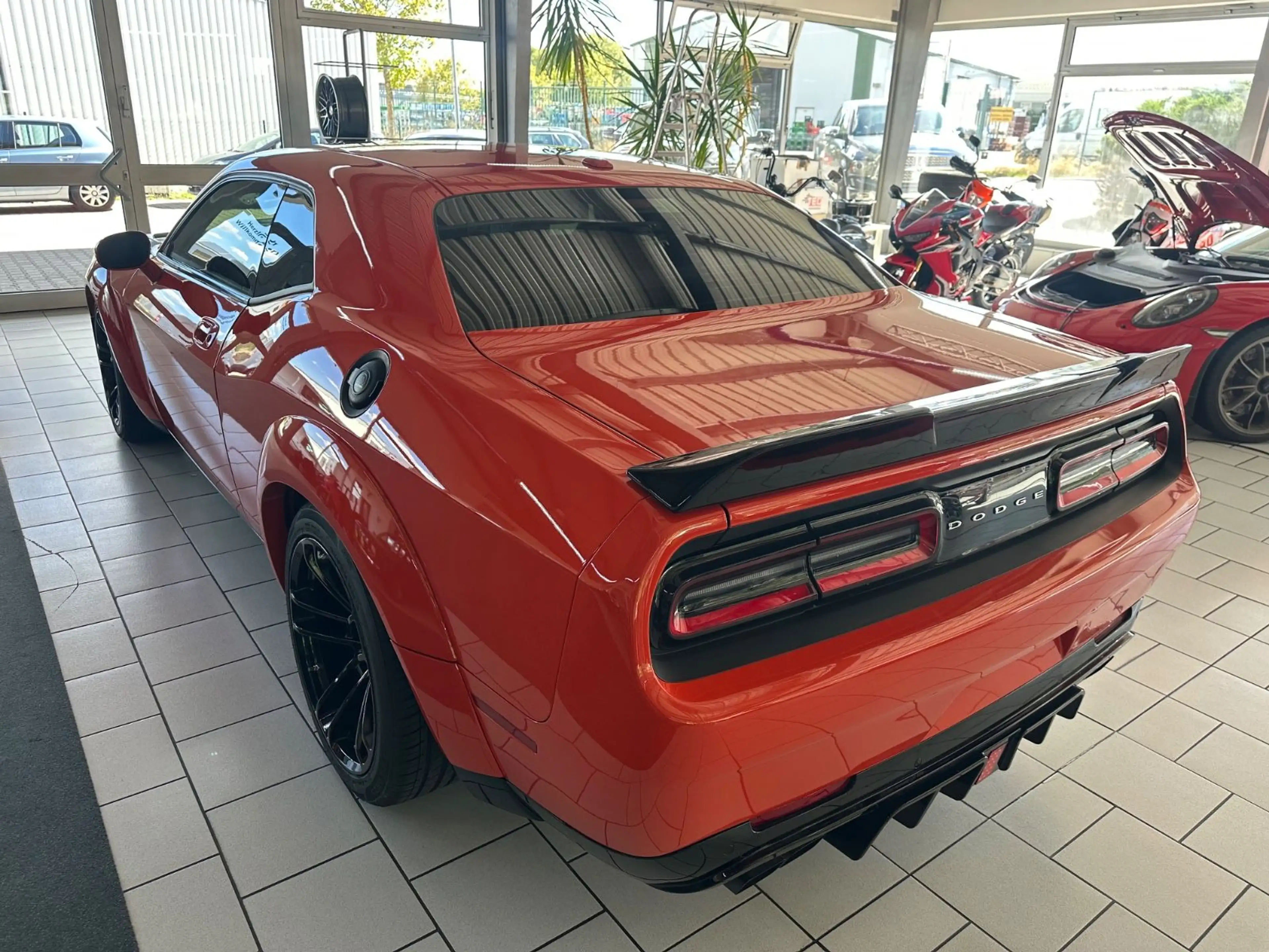 Dodge Challenger 5,7 R/T Aut. Widebody Kamera Leder — photo 11