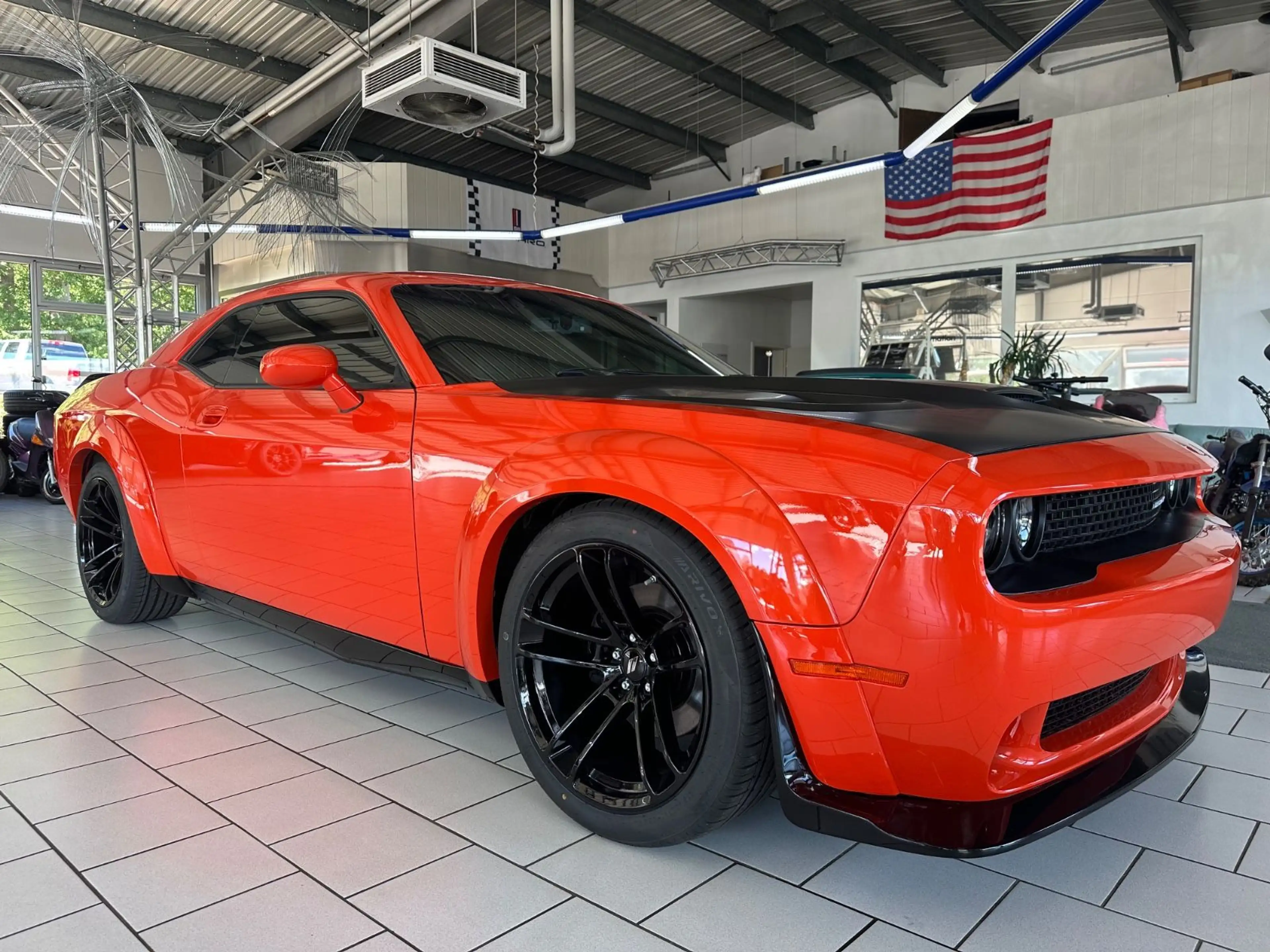 Dodge Challenger 5,7 R/T Aut. Widebody Kamera Leder — photo 2