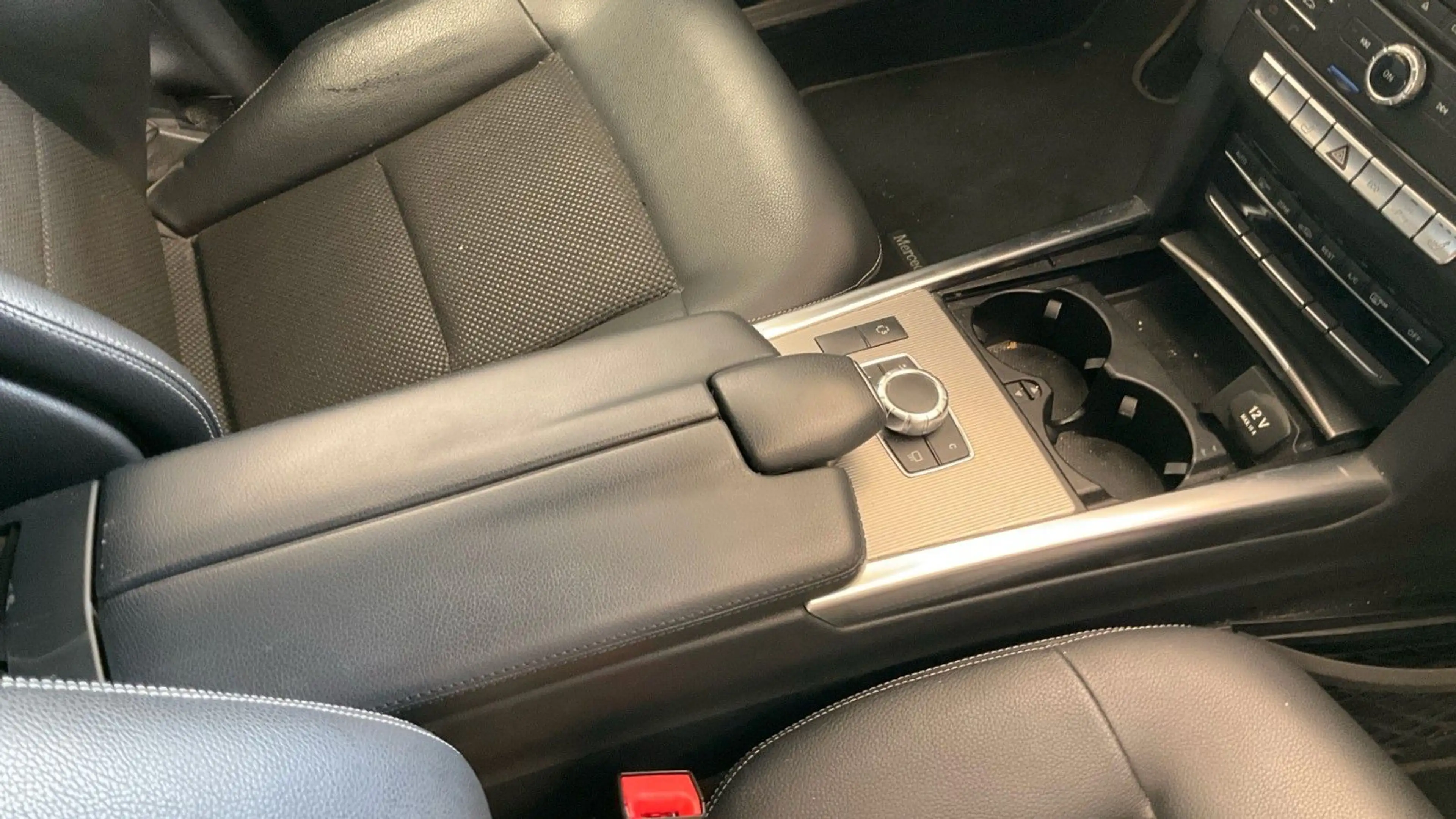 Mercedes-Benz E 250 d BlueTec/9G/ T-Modell/LED/Distronic/360° — photo 6