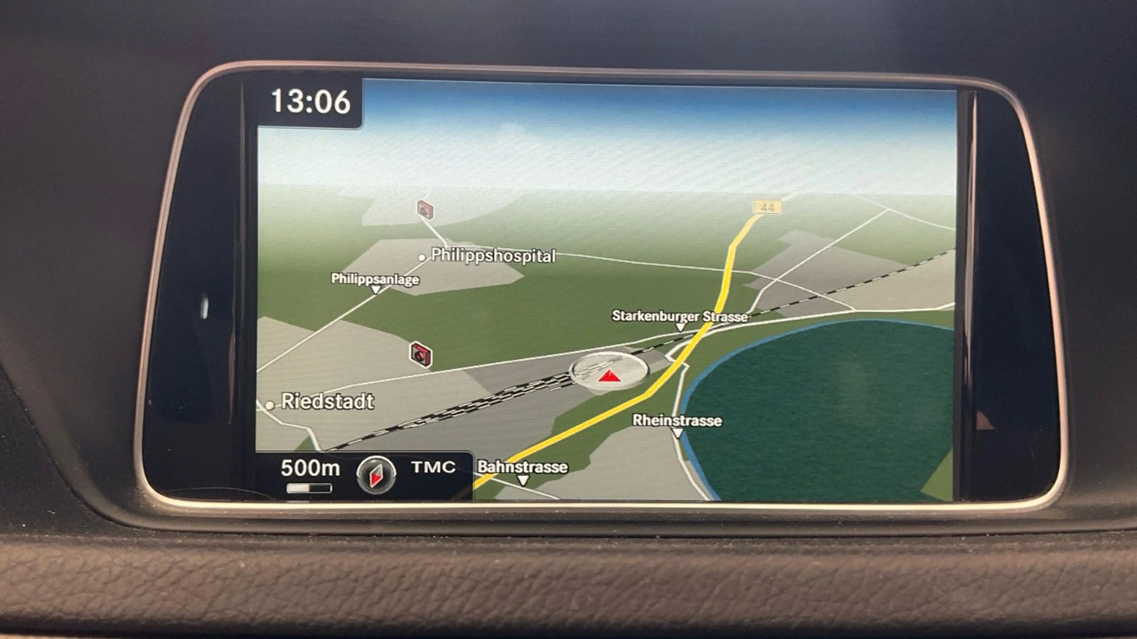 Mercedes-Benz E 250 d BlueTec/9G/ T-Modell/LED/Distronic/360° — photo 10