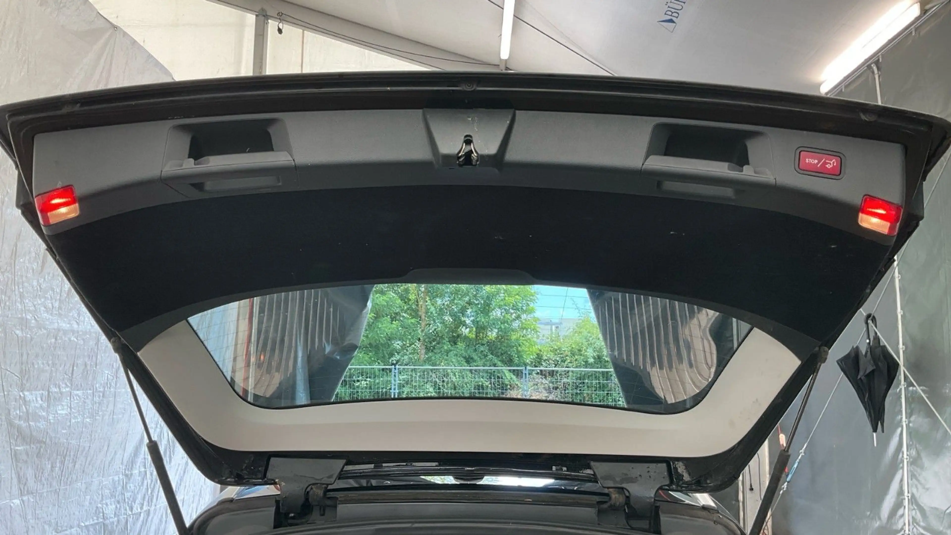 Mercedes-Benz E 250 d BlueTec/9G/ T-Modell/LED/Distronic/360° — photo 11