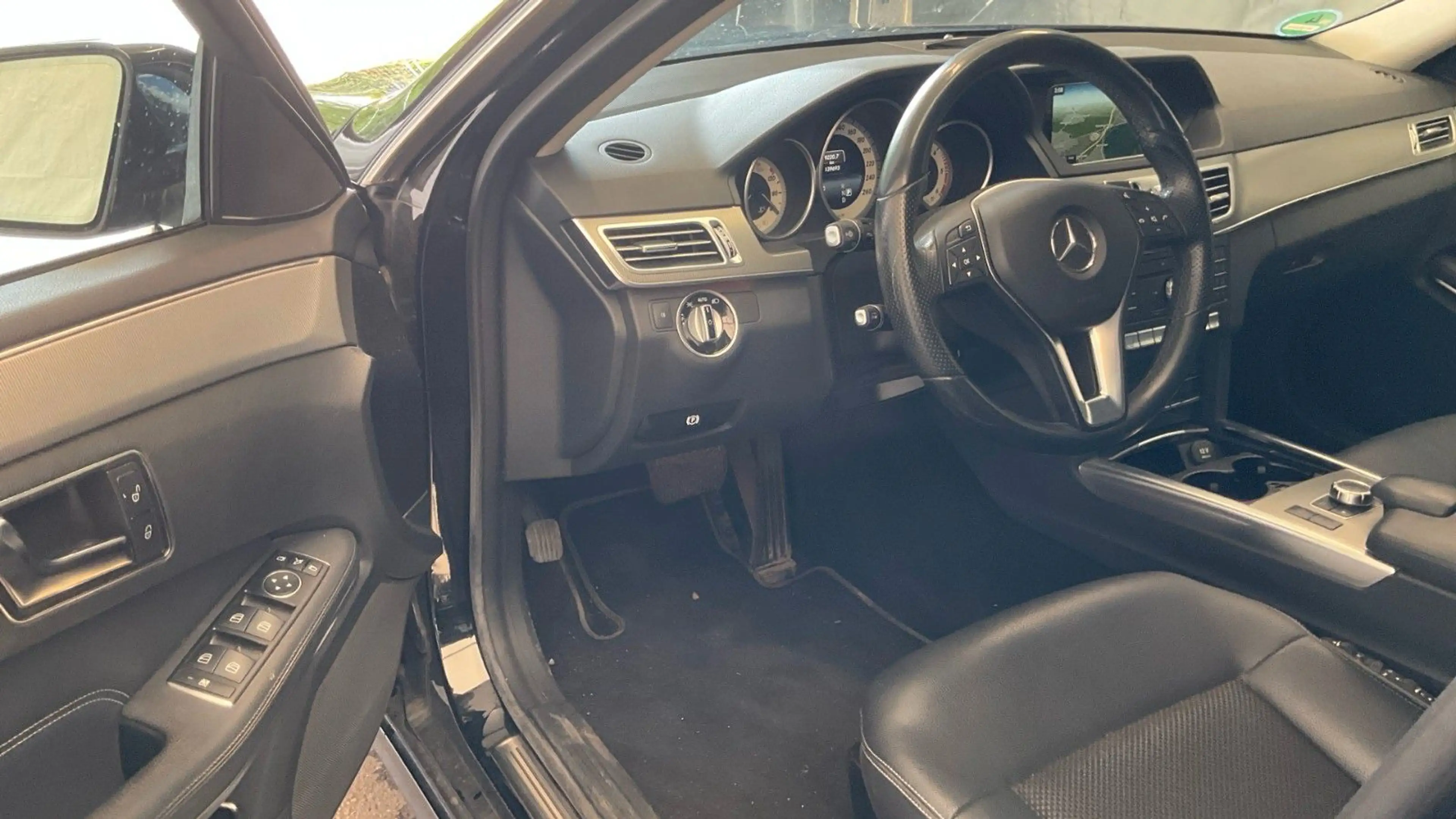 Mercedes-Benz E 250 d BlueTec/9G/ T-Modell/LED/Distronic/360° — photo 4
