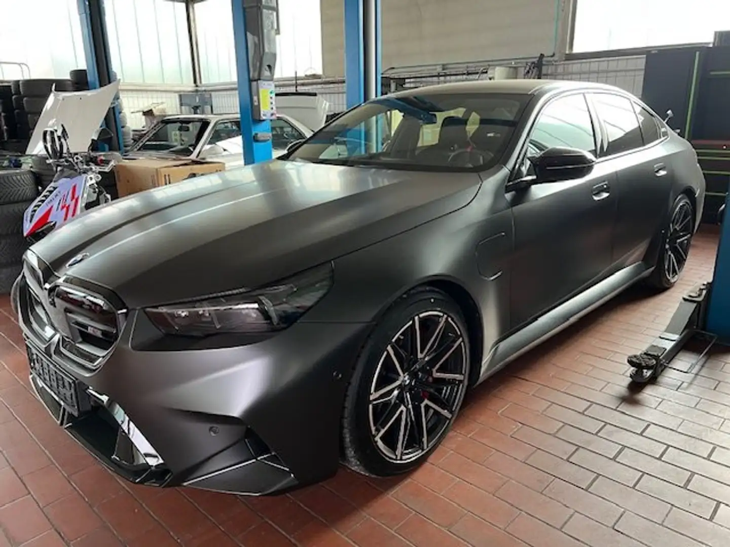 BMW M5 5er Plug-In-Hybrid xDrive 0,5% Versteuerung Schwarz - 2
