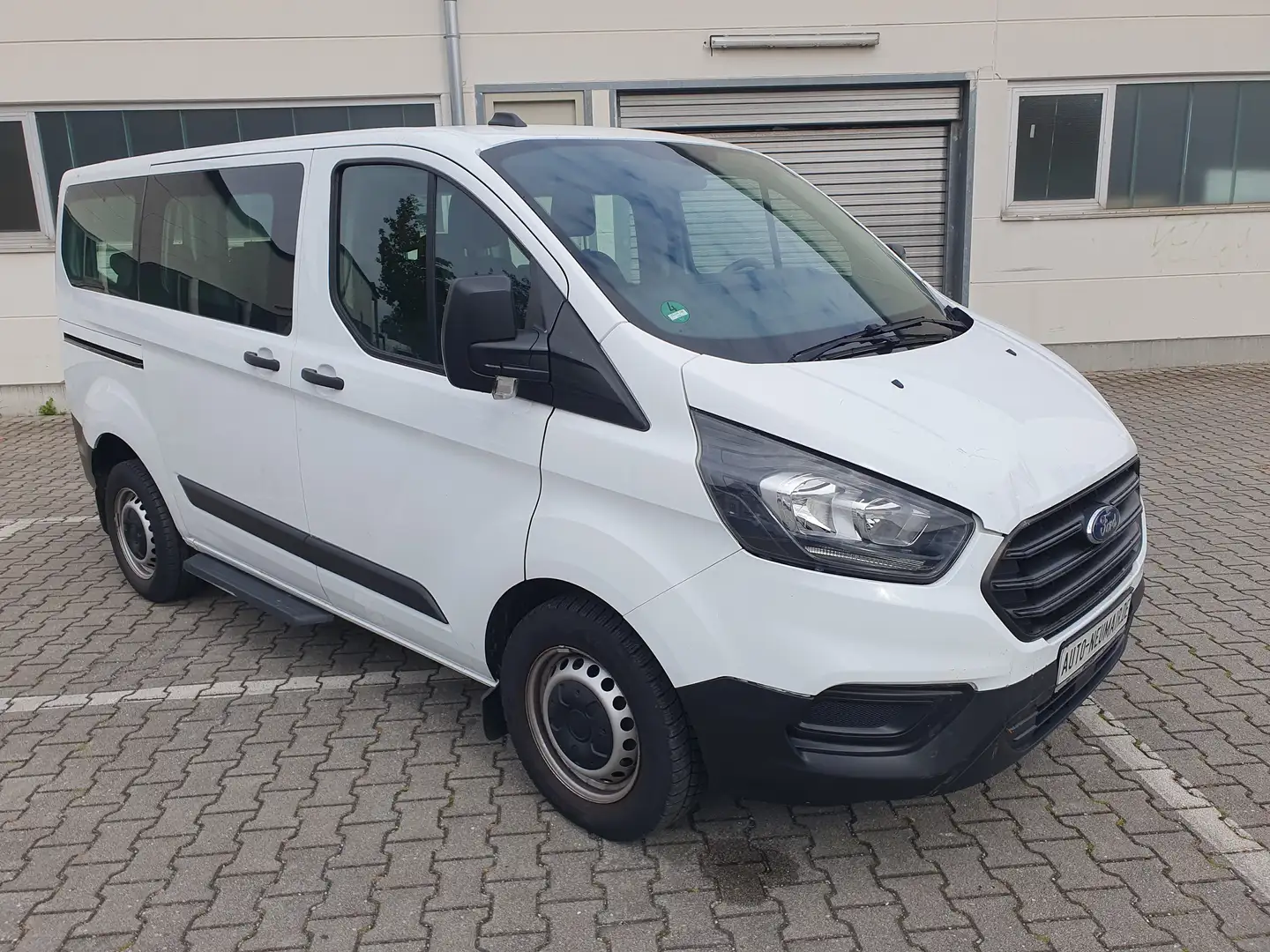Ford Transit Custom 2.0 TDCI *Klima / 9-Sitzer / Euro 6* Weiß - 1