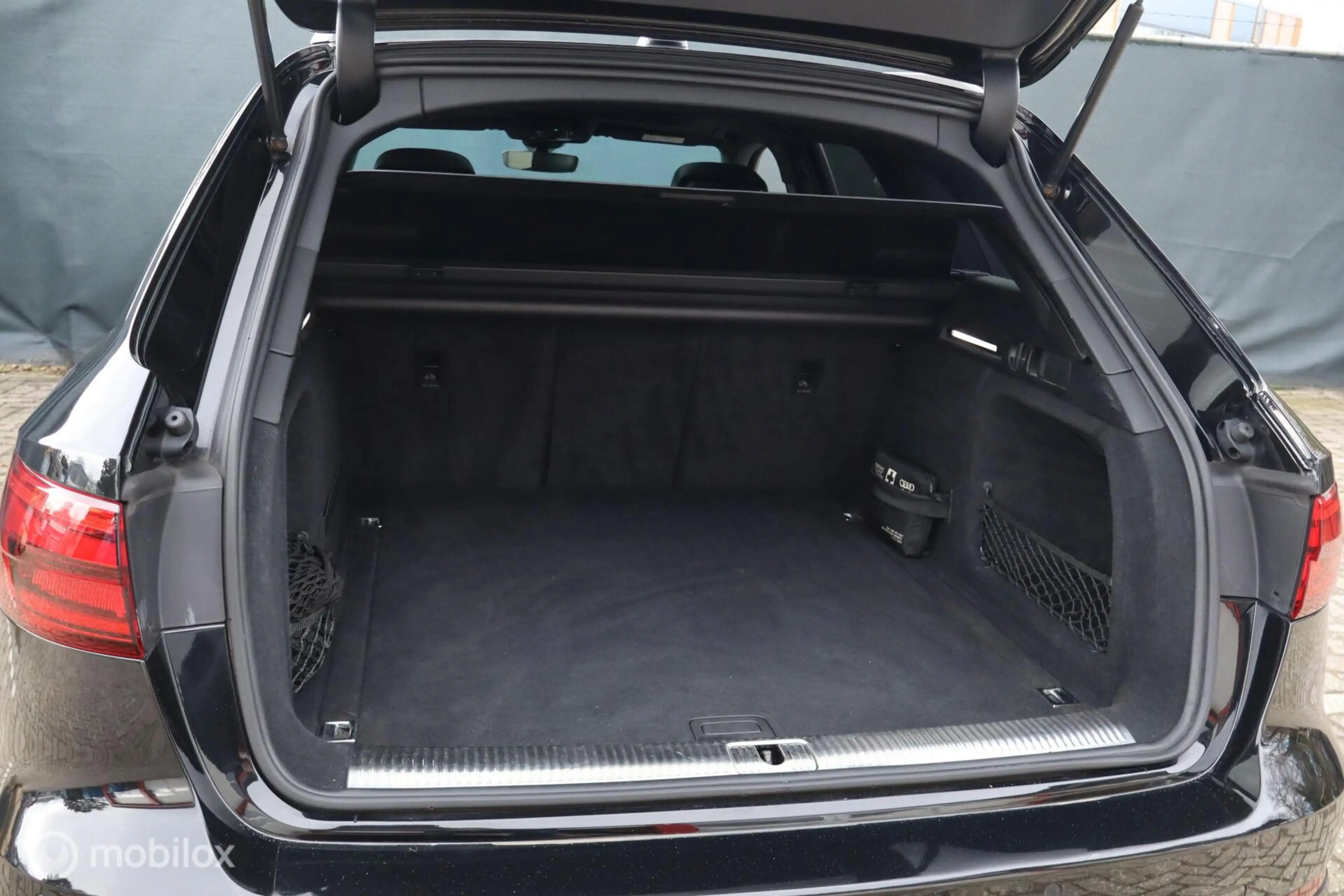 Audi S4 Avant 3.0 TFSI quattro Pro Line+ pano/adaptive/360 — photo 11