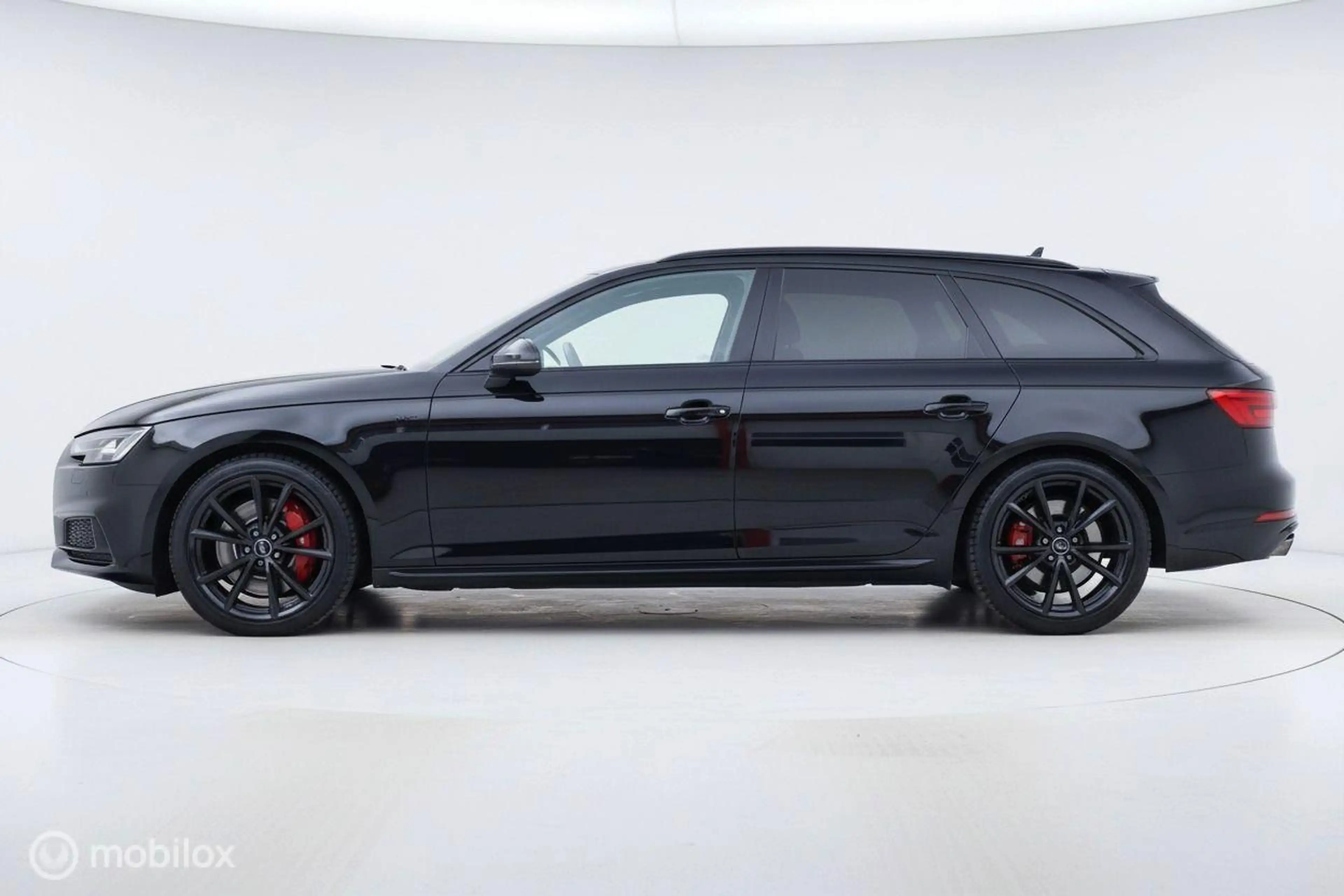 Audi S4 Avant 3.0 TFSI quattro Pro Line+ pano/adaptive/360 — photo 12