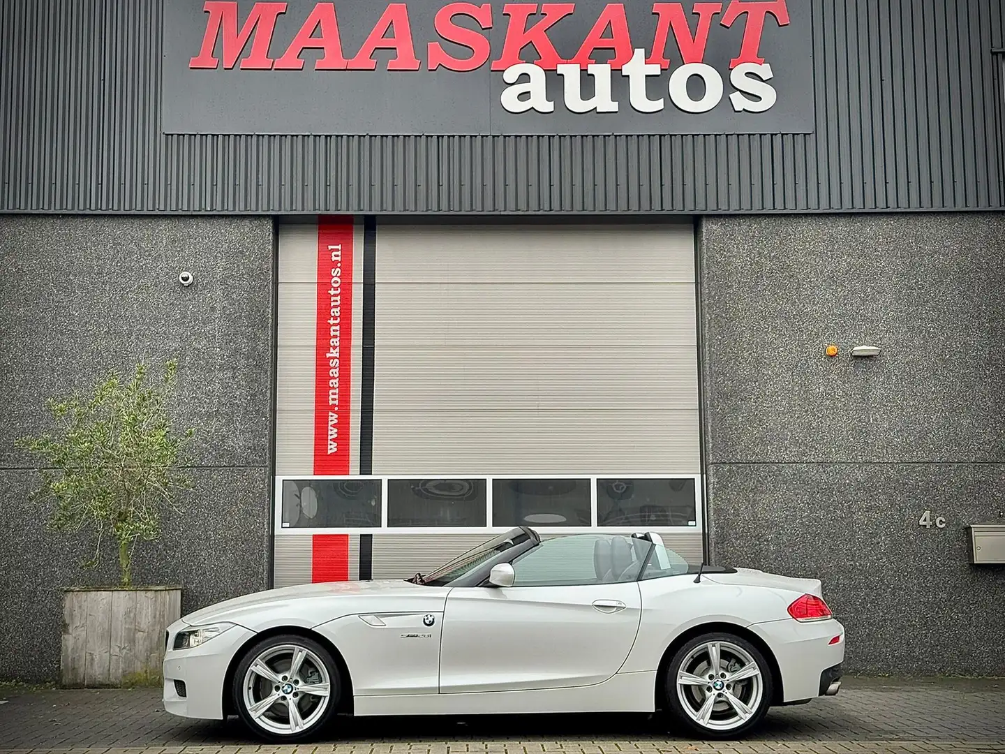 BMW Z4 sDrive28i / M-sport / Design Pure Impulse / Minera Blanc - 1