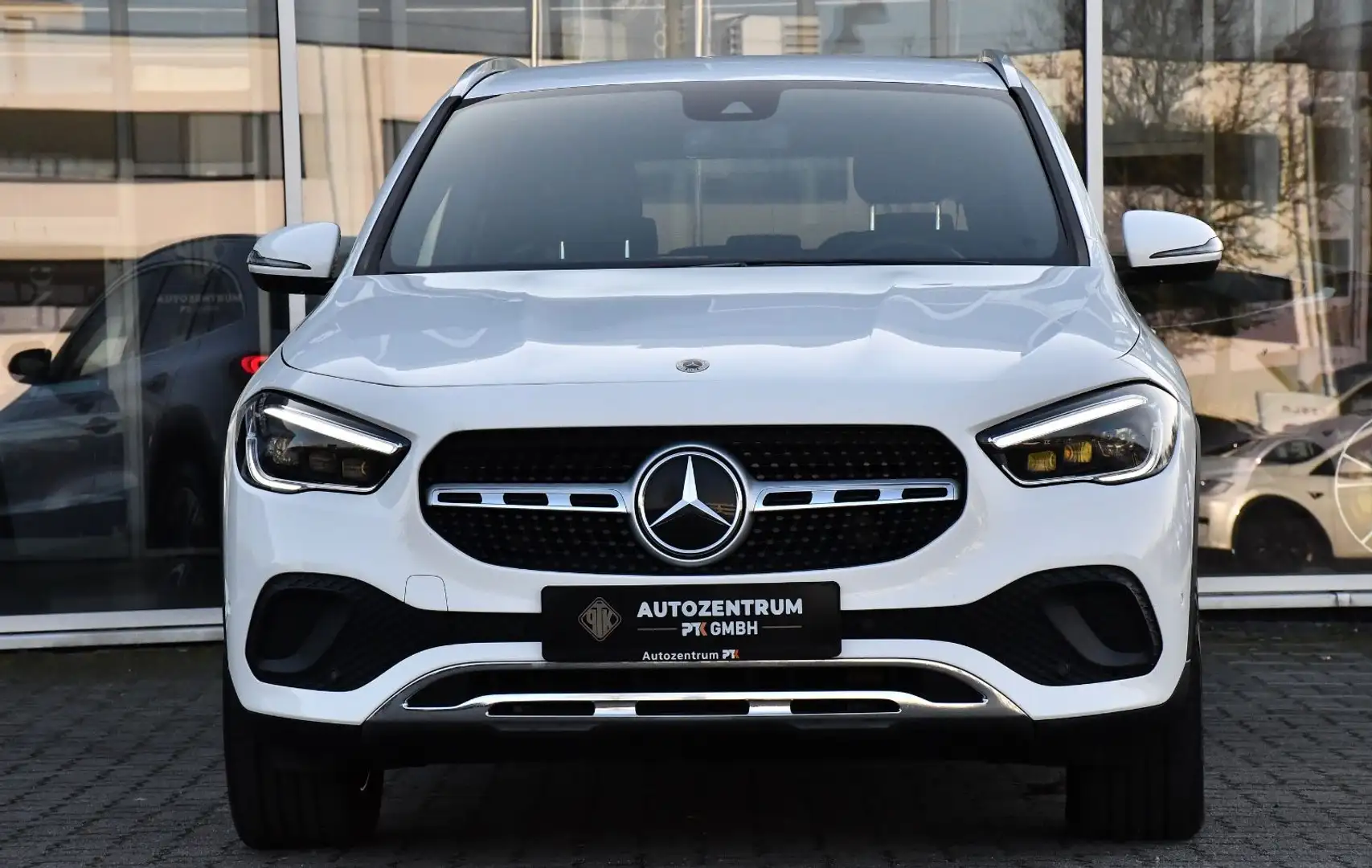 Mercedes-Benz GLA 220 GLA220 d 4Matic MultiBeam Standheizung MBUX Weiß - 2