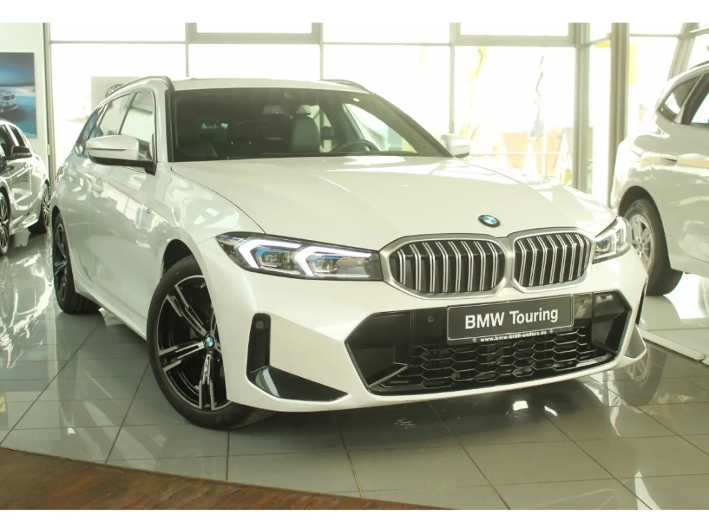 BMW 320 M-Sport+LED+Wireless Charging+Panorama+Komfortzuga White - 2