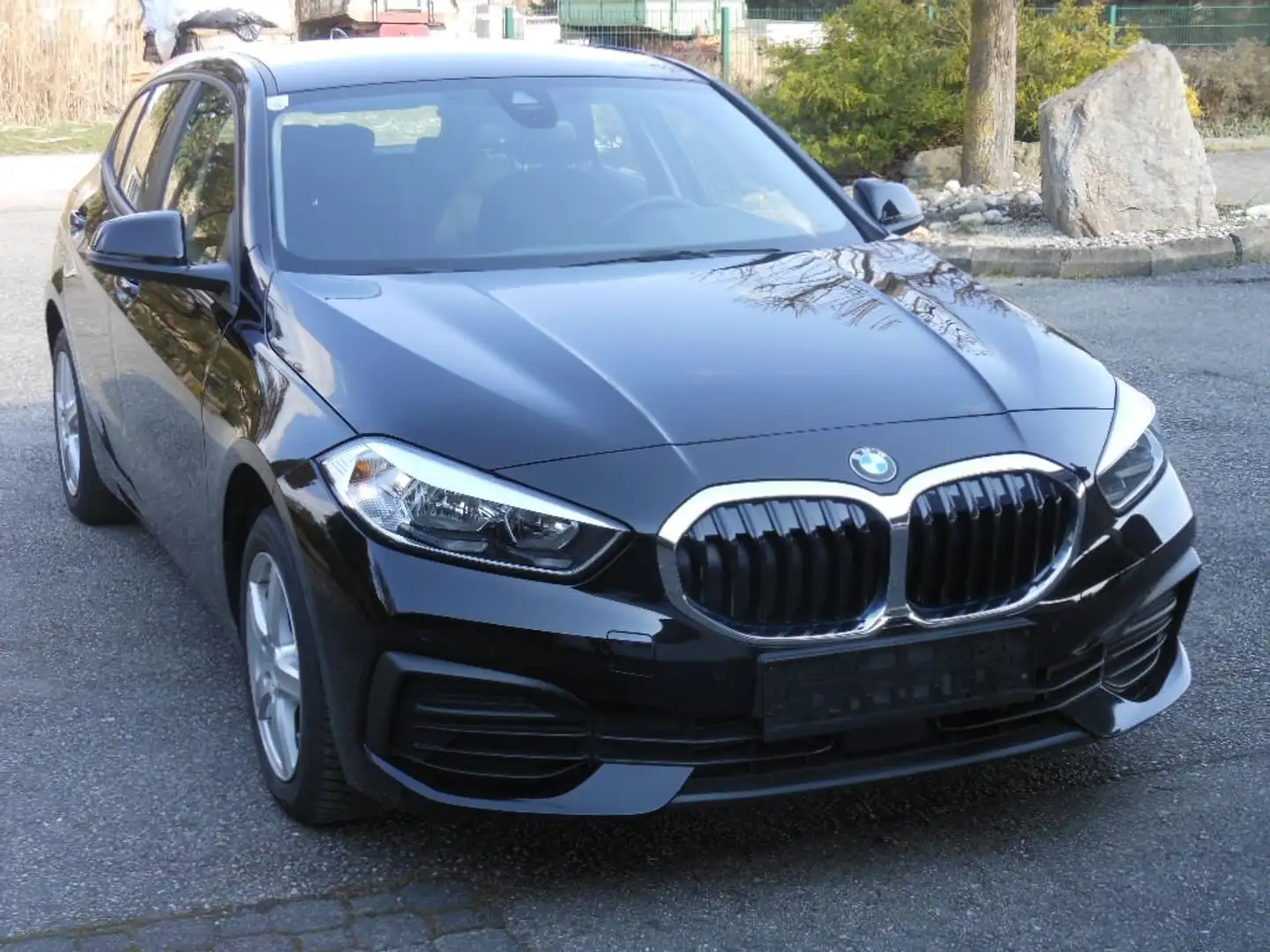 BMW 116 116 d Advantage Schwarz - 1