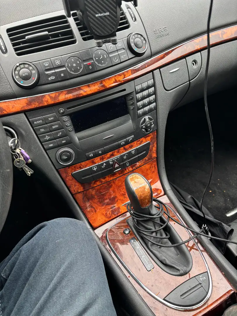 Mercedes-Benz E 350 E 350 Automatic Elegance Sport Edition Plateado - 2