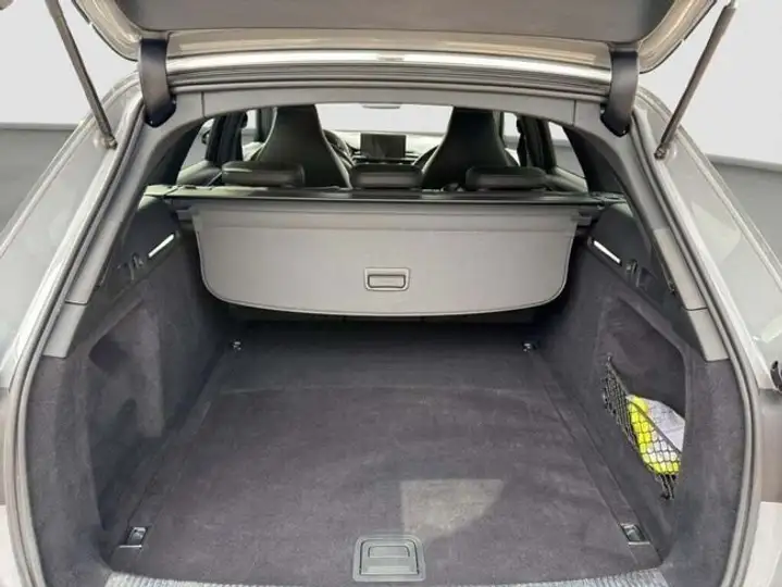 Audi A4 2021, foto 12
