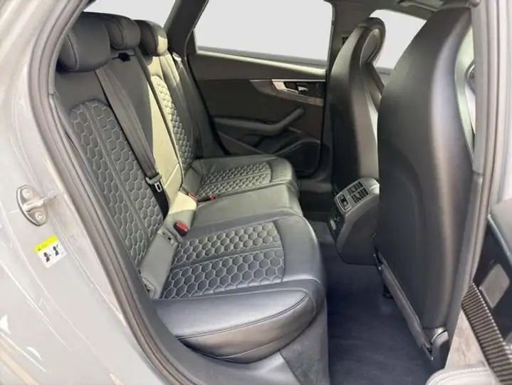 Audi A4 2021, foto 14