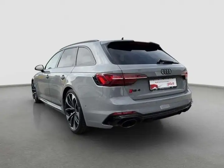 Audi A4 2021, foto 6