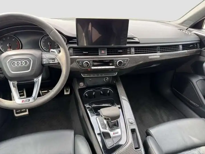Audi A4 2021, foto 11