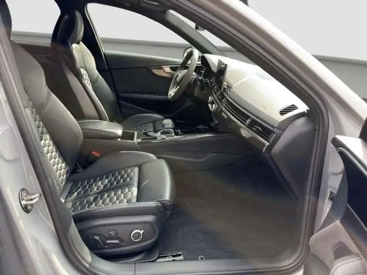 Audi A4 2021, foto 13