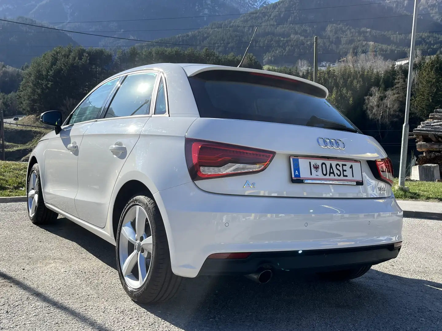 Audi A1 A1 SB 1,0 TFSI Sport Sport Weiß - 2