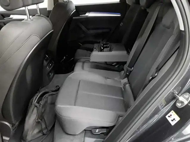 Audi Q5 view 13