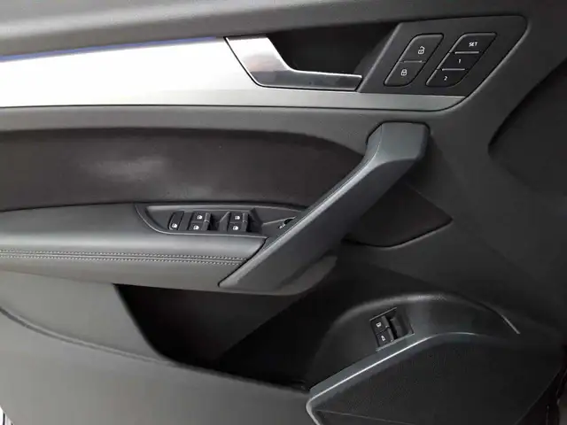 Audi Q5 view 16