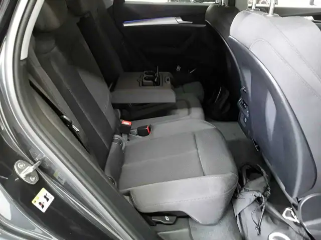 Audi Q5 view 14