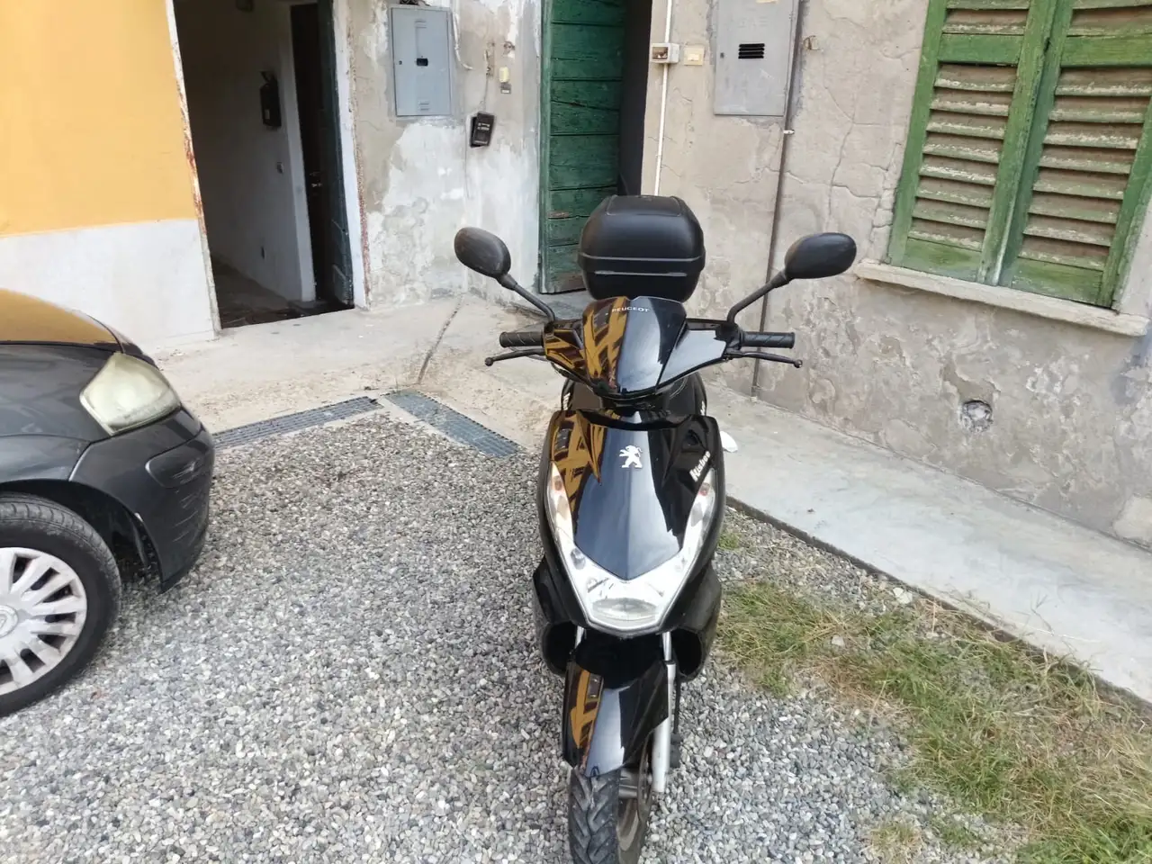 Peugeot Elyseo 100