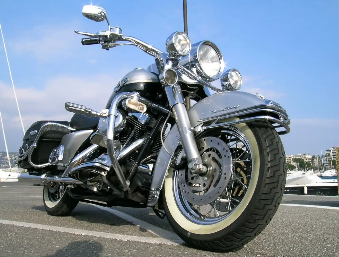 Harley-Davidson Road King 88 FLHRCI Road King Classic Argintiu - 2