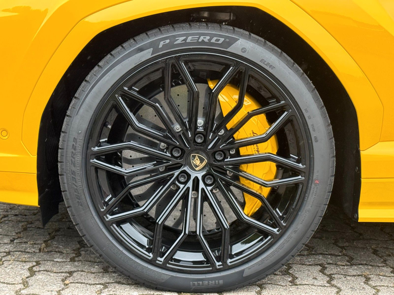 Lamborghini Urus URUS SE 4.0 V8*CARBON*PANO*B&O*PROD 2026 — photo 9