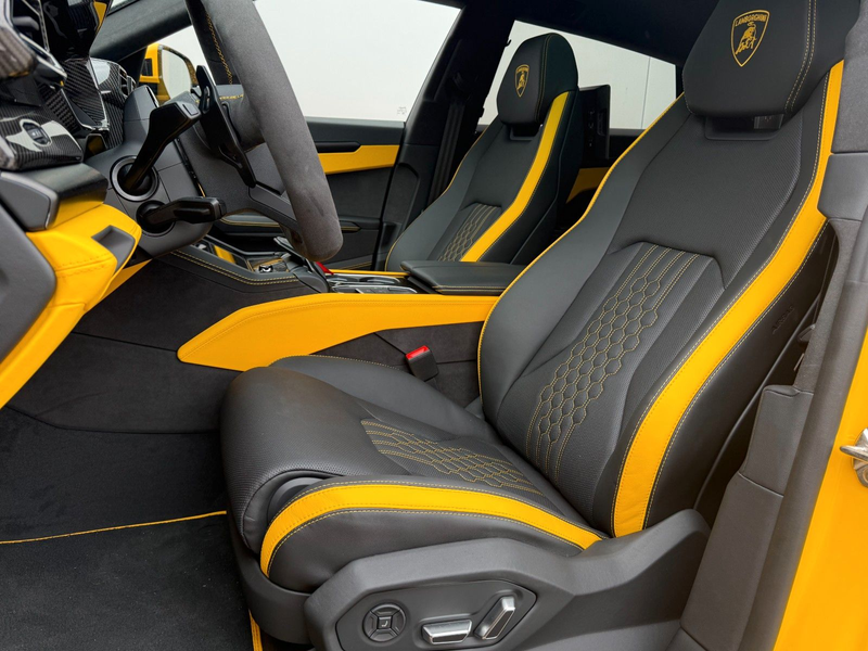 Lamborghini Urus URUS SE 4.0 V8*CARBON*PANO*B&O*PROD 2026 — photo 12