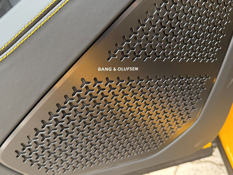 Lamborghini Urus URUS SE 4.0 V8*CARBON*PANO*B&O*PROD 2026 — photo 15