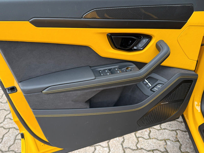Lamborghini Urus URUS SE 4.0 V8*CARBON*PANO*B&O*PROD 2026 — photo 14