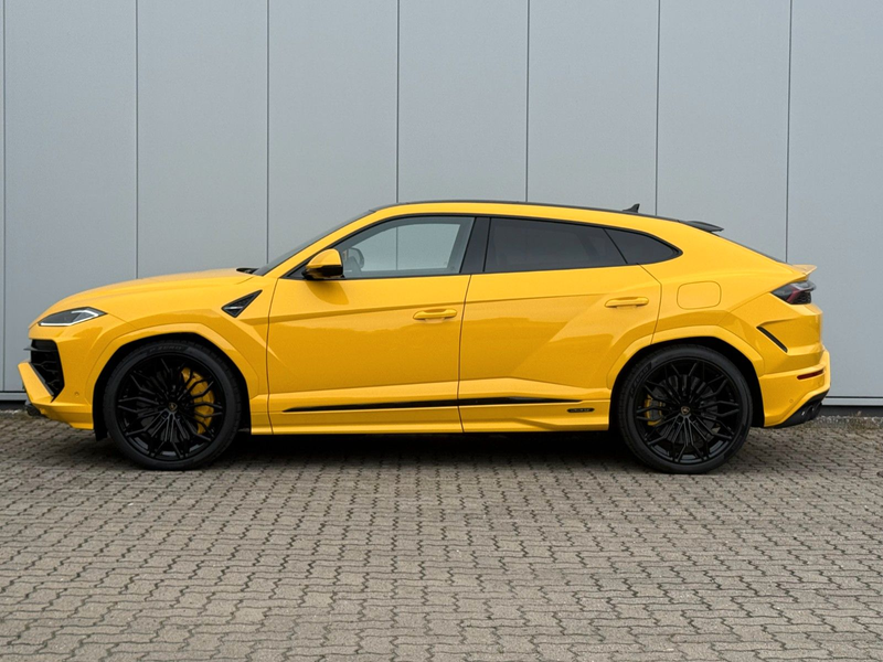 Lamborghini Urus URUS SE 4.0 V8*CARBON*PANO*B&O*PROD 2026 — photo 2